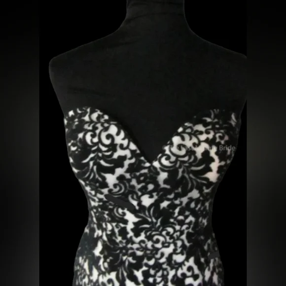 100% Authentic Allure Wedding Dress - Picture 3 of 13